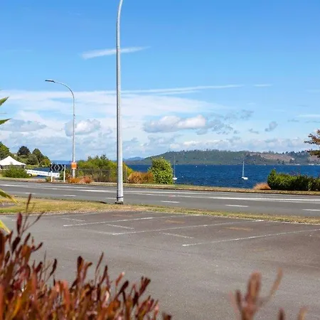 Lake Terrace Apartment - Taupo Exterior photo
