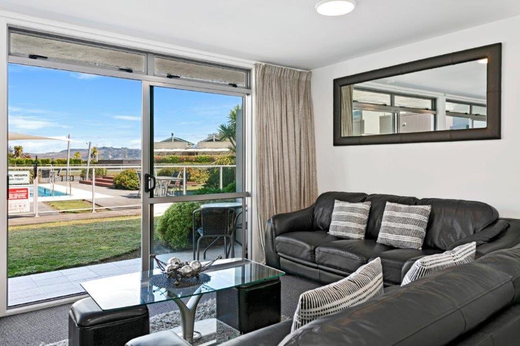 Terrace - * Taupo